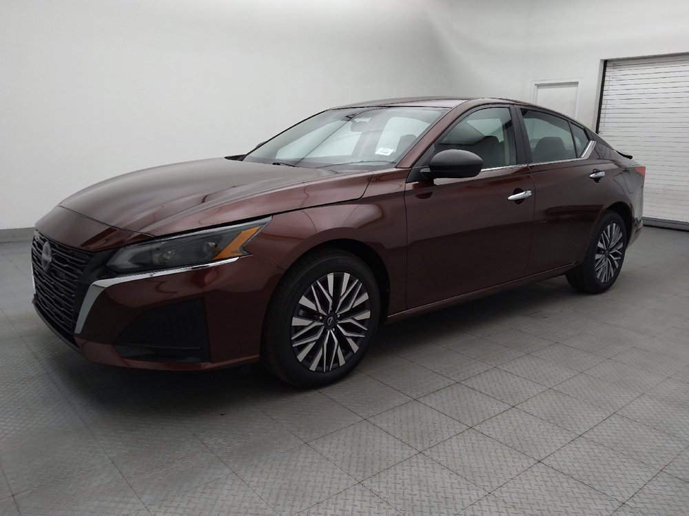 Used 2025 Nissan Altima 2.5 SV AWD/4WD image 2