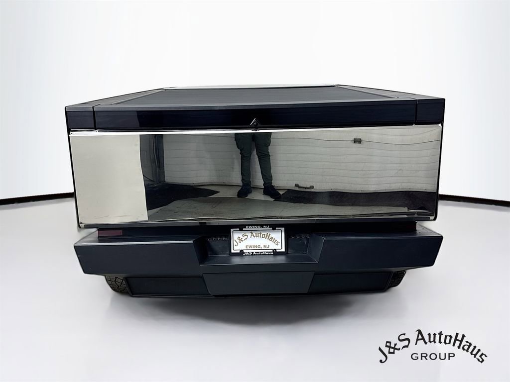 Used 2024 Tesla Cybertruck AWD Crew Cab image 6