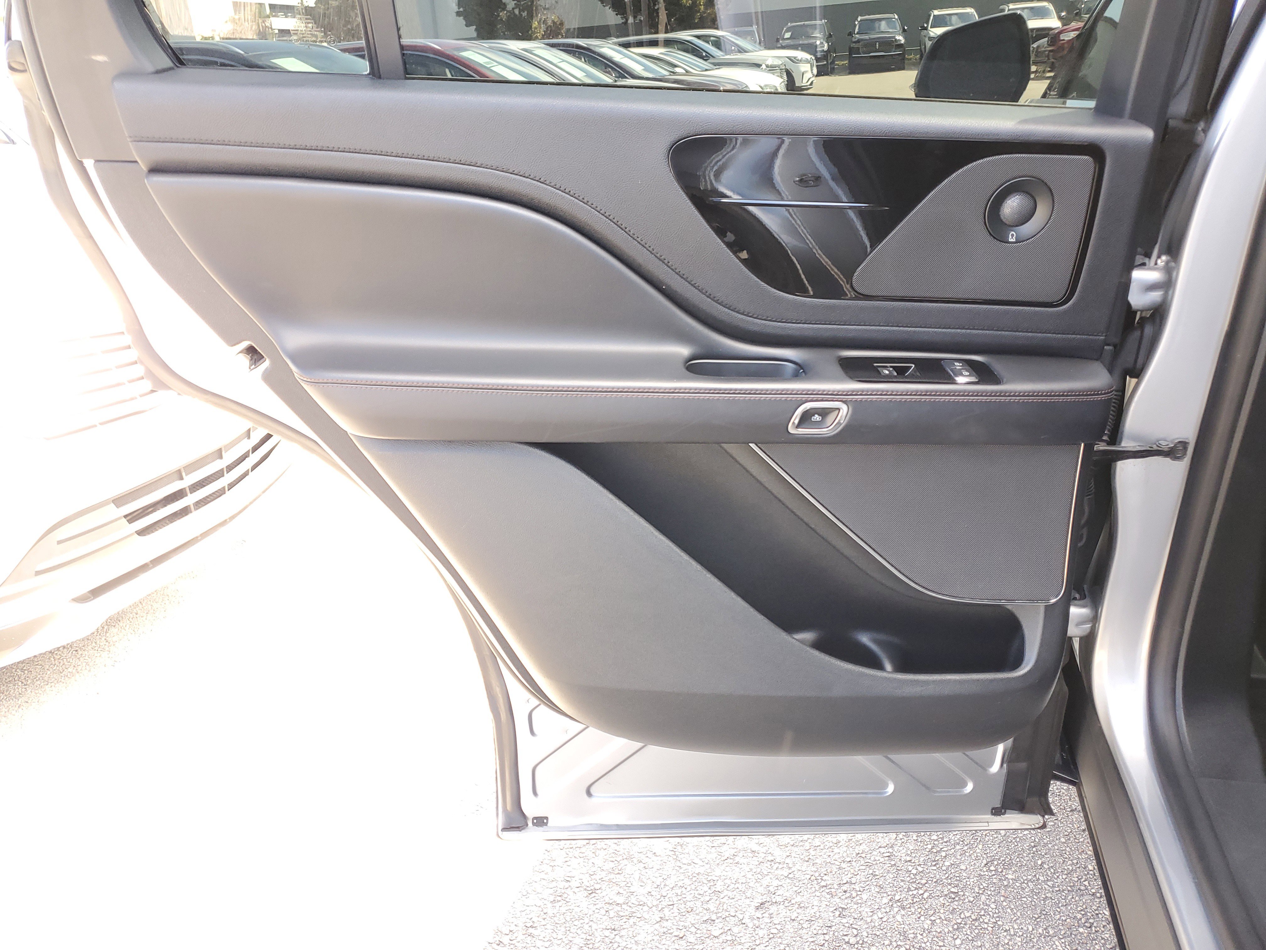 Certified 2020 Lincoln Aviator Reserve image 12