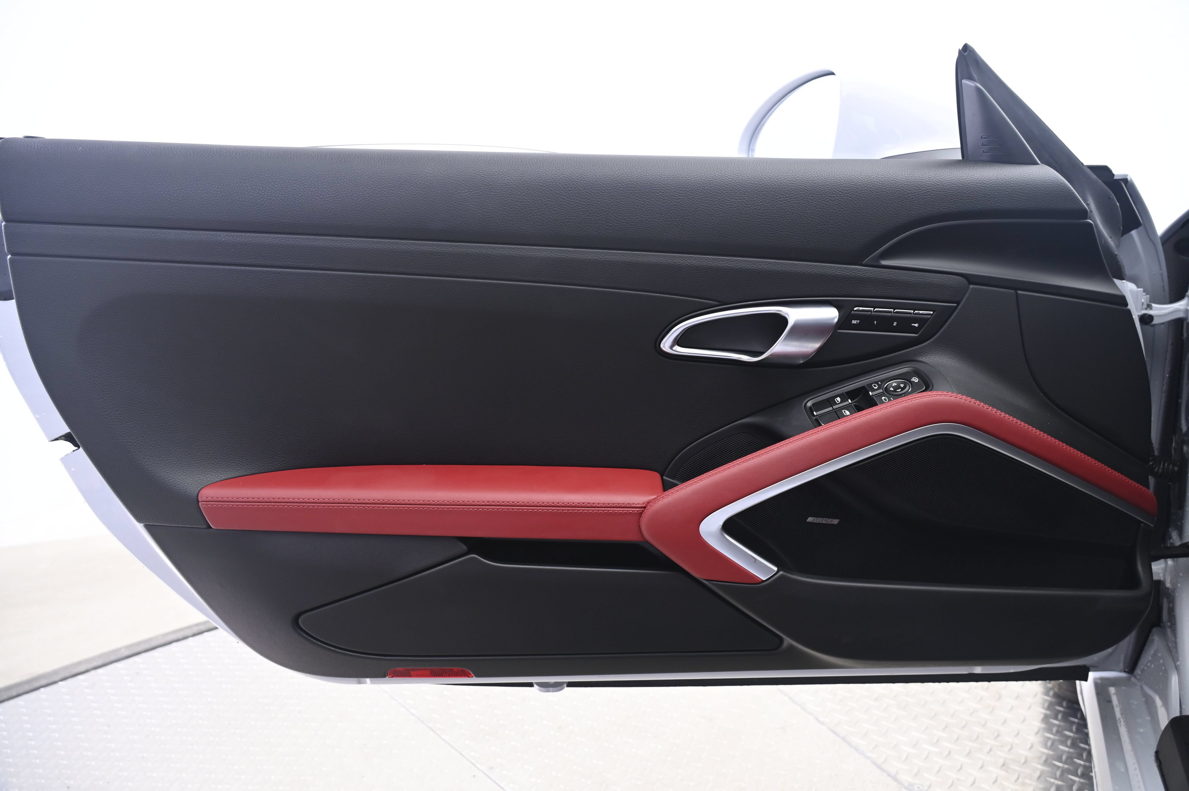 Certified 2024 Porsche 718 Cayman S RWD image 22
