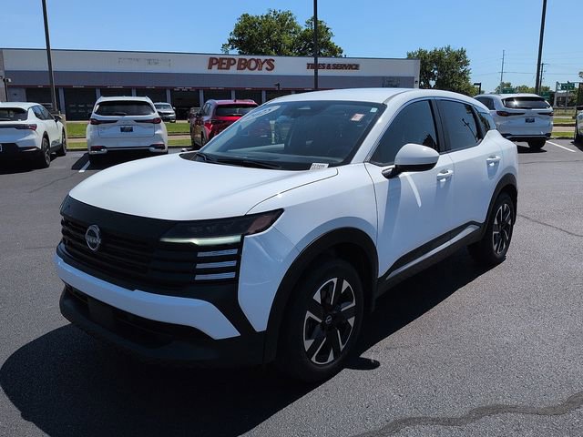Used 2025 Nissan Kicks SV AWD/4WD image 3