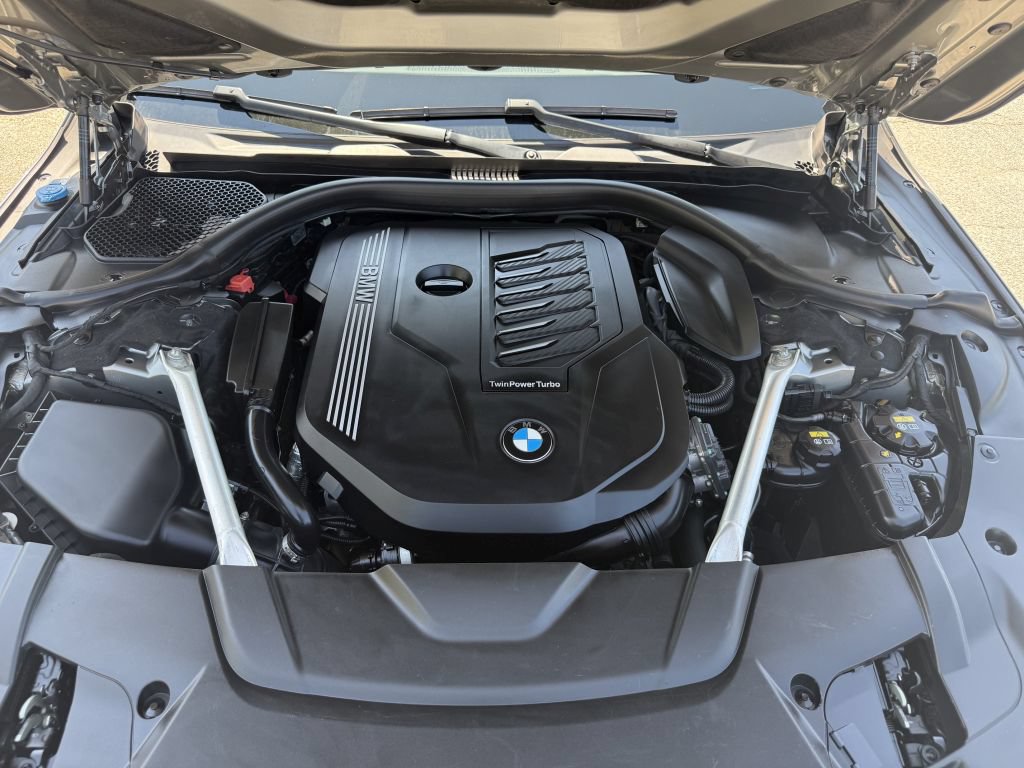 Used 2020 BMW 740i xDrive w/ M Sport Package AWD/4WD image 15