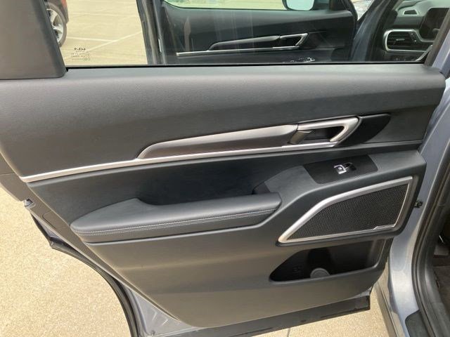 Used 2025 Kia Telluride S image 23