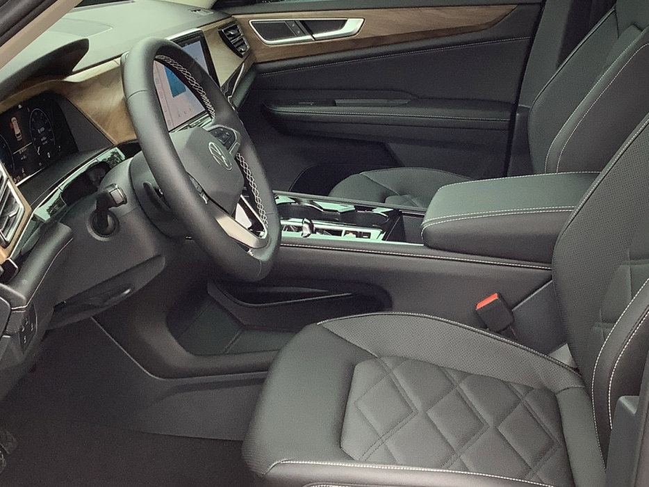 New 2025 Volkswagen Atlas SE image 22