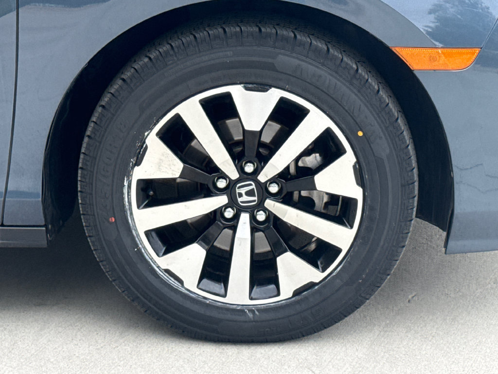 Certified 2025 Honda Odyssey EX-L image 11