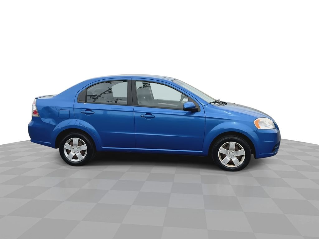 Used 2010 Chevrolet Aveo LT image 10
