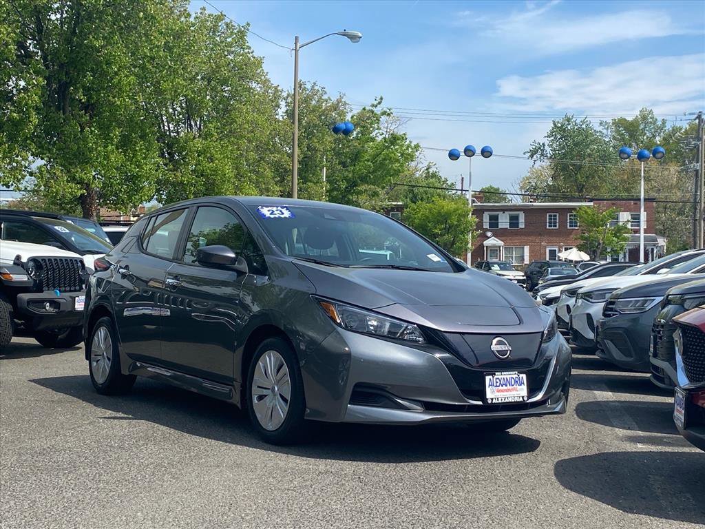 Used 2023 Nissan Leaf S video 1