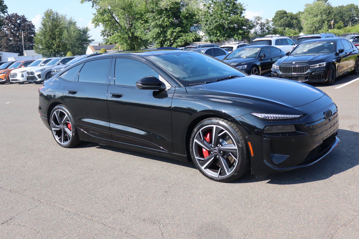 Used 2025 Audi S6 e-tron Prestige AWD/4WD image 3