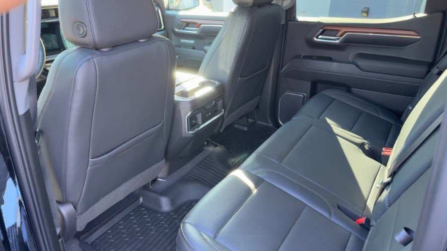 Used 2023 GMC Sierra 1500 Denali w/ Technology Package AWD/4WD image 10
