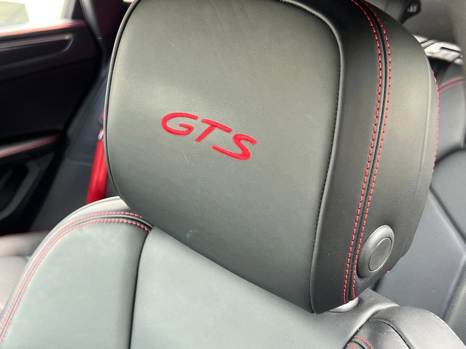 Certified 2024 Porsche Macan GTS AWD/4WD image 37
