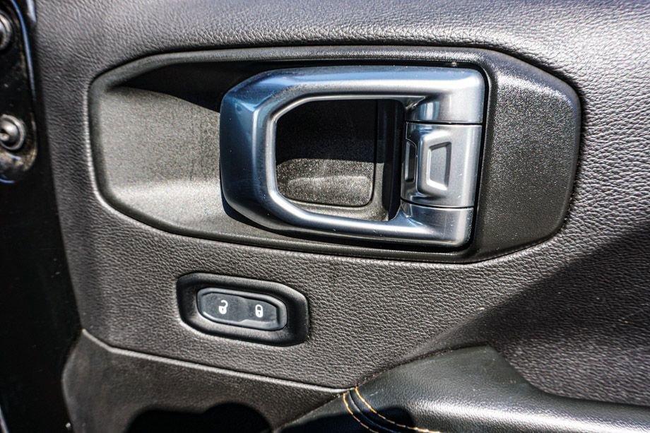 Used 2024 Jeep Wrangler Unlimited Sahara image 46