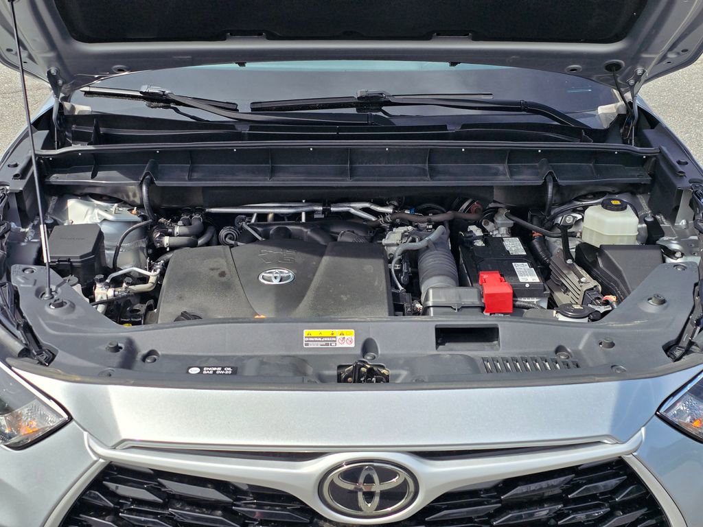 Used 2021 Toyota Highlander LE image 18