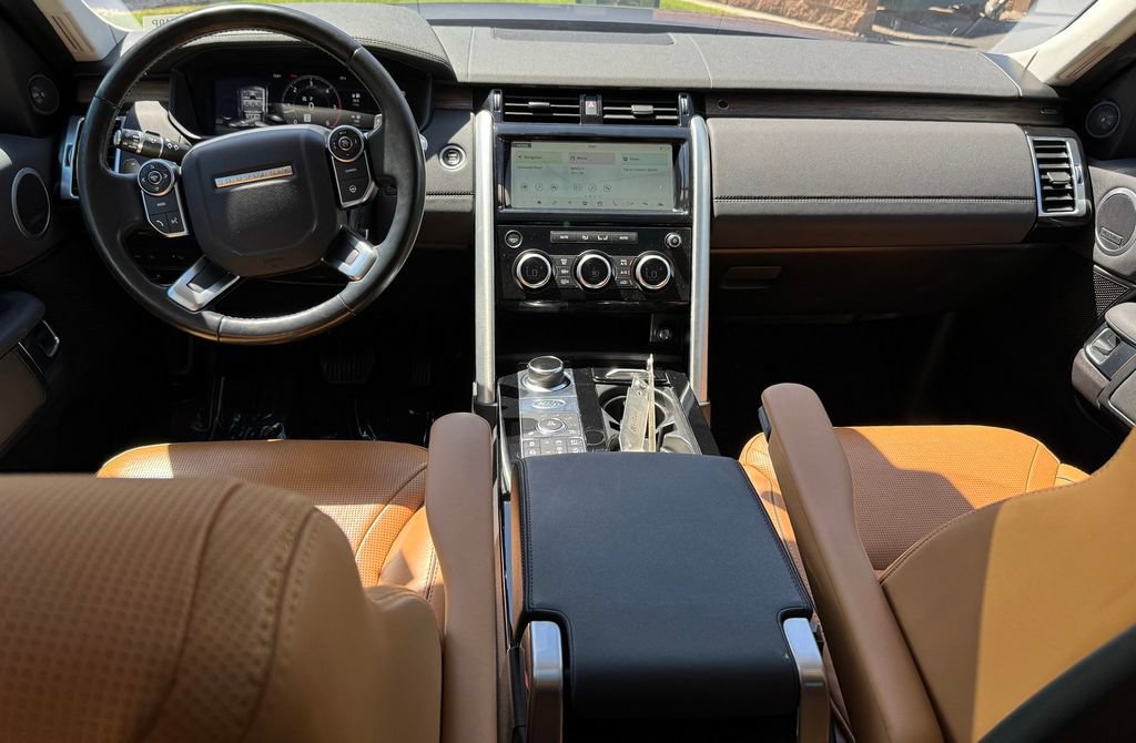 Used 2018 Land Rover Discovery HSE AWD/4WD image 28