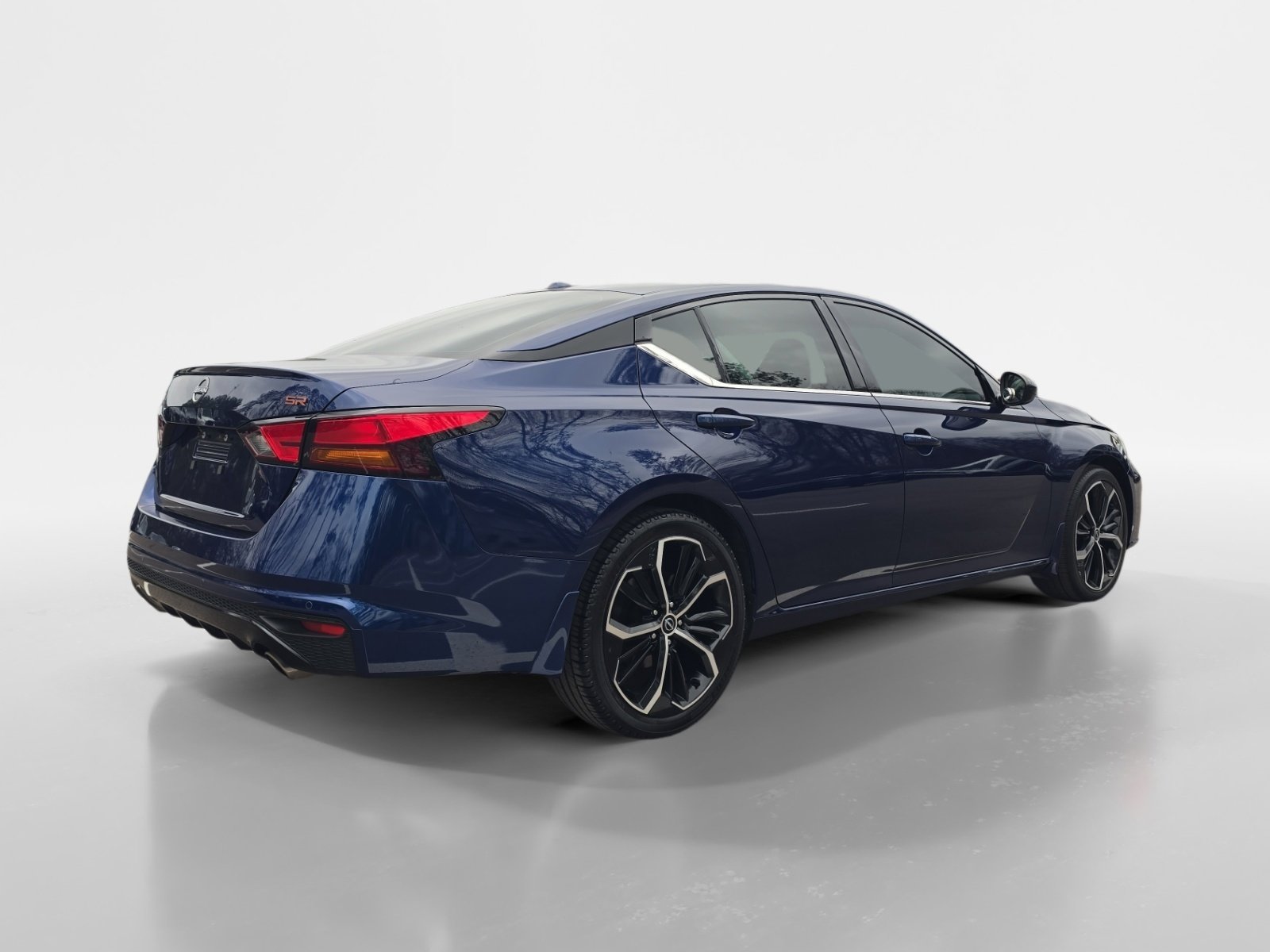 Used 2024 Nissan Altima 2.5 SR w/ SR Premium Package image 5