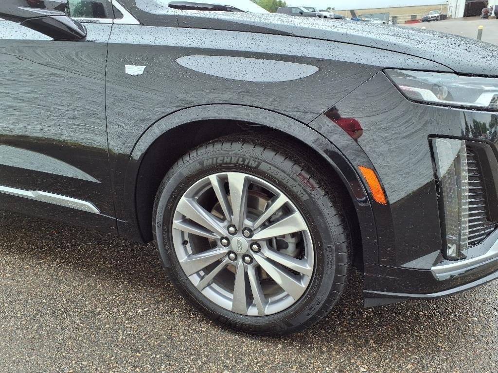 Used 2024 Cadillac XT6 Premium Luxury image 4