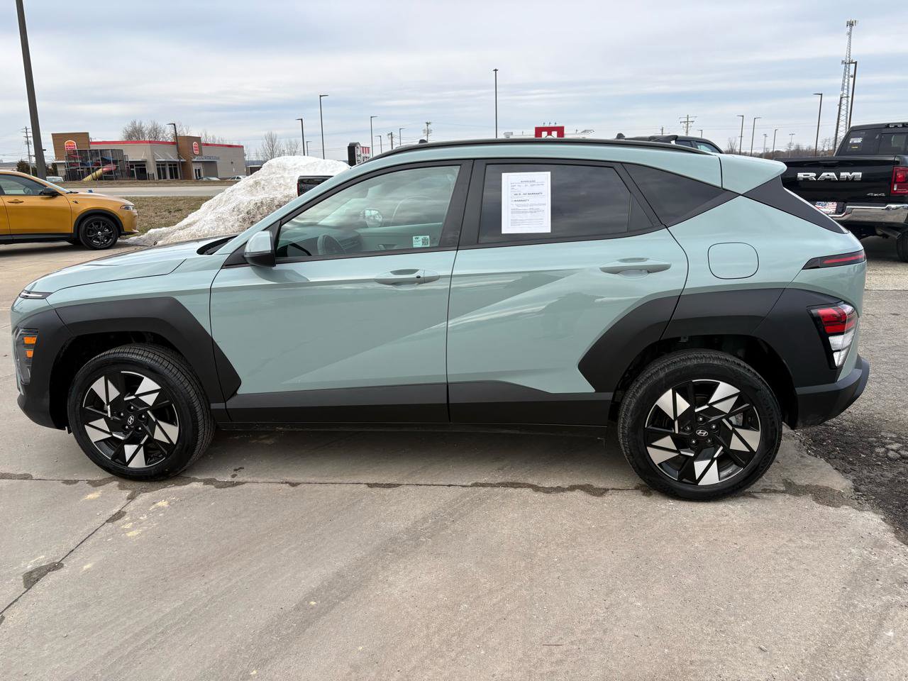 Used 2024 Hyundai Kona SEL image 6