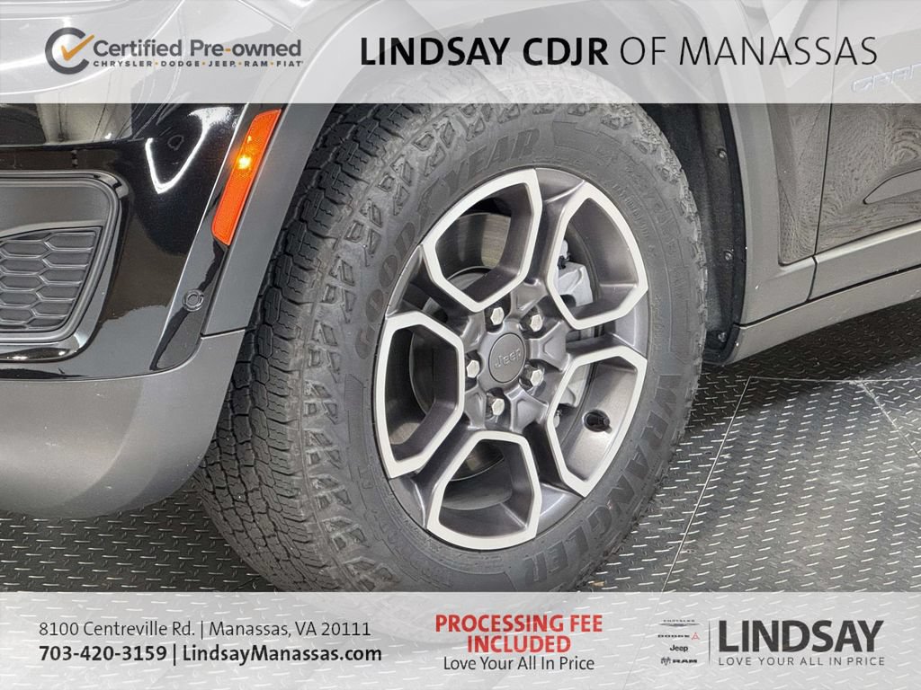 Used 2024 Jeep Grand Cherokee Trailhawk w/ Advanced Protech Group II AWD/4WD image 9