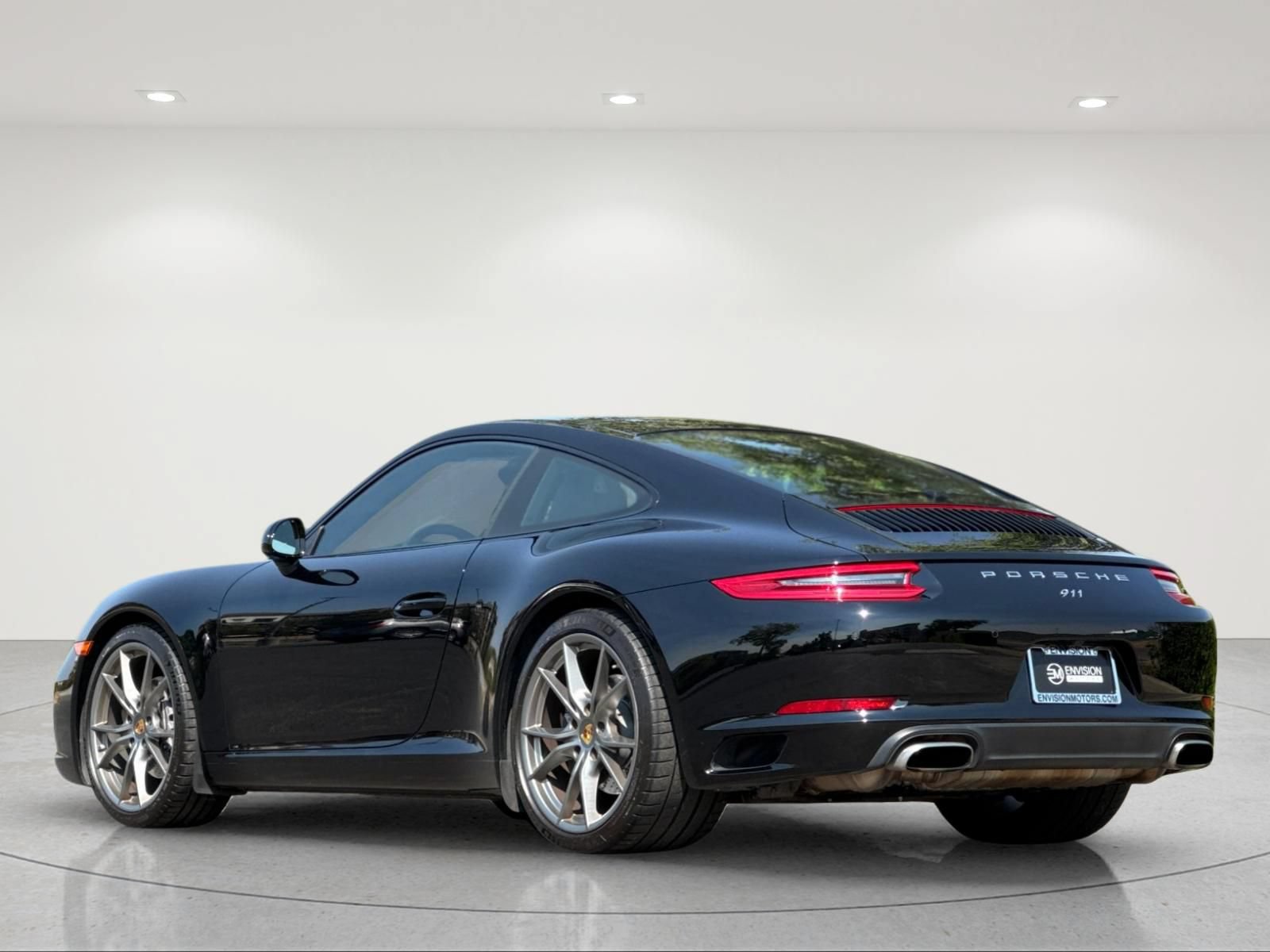 Used 2017 Porsche 911 Carrera RWD image 3