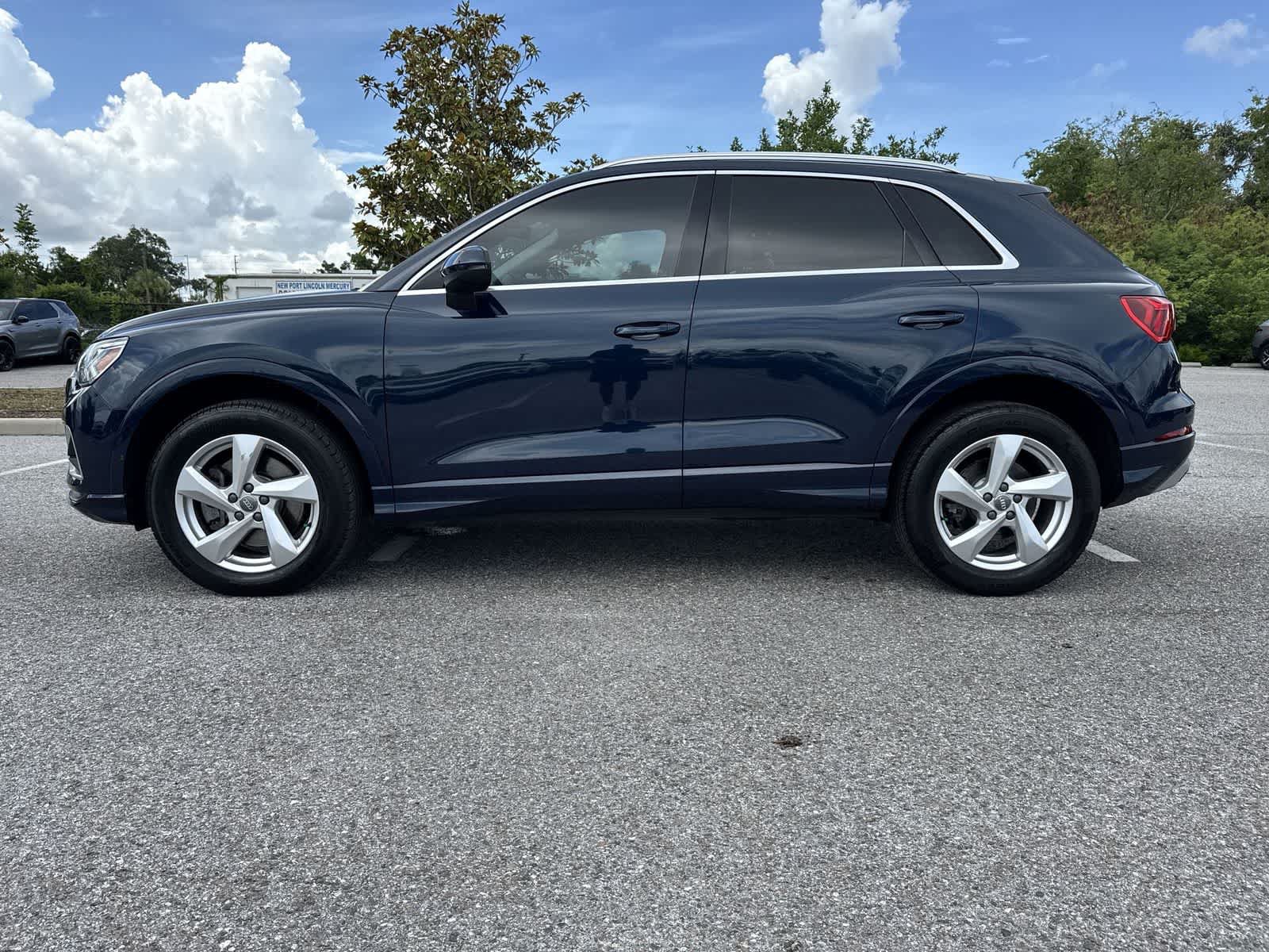 Used 2020 Audi Q3 2.0T Premium Plus w/ Premium Plus Package AWD/4WD image 3