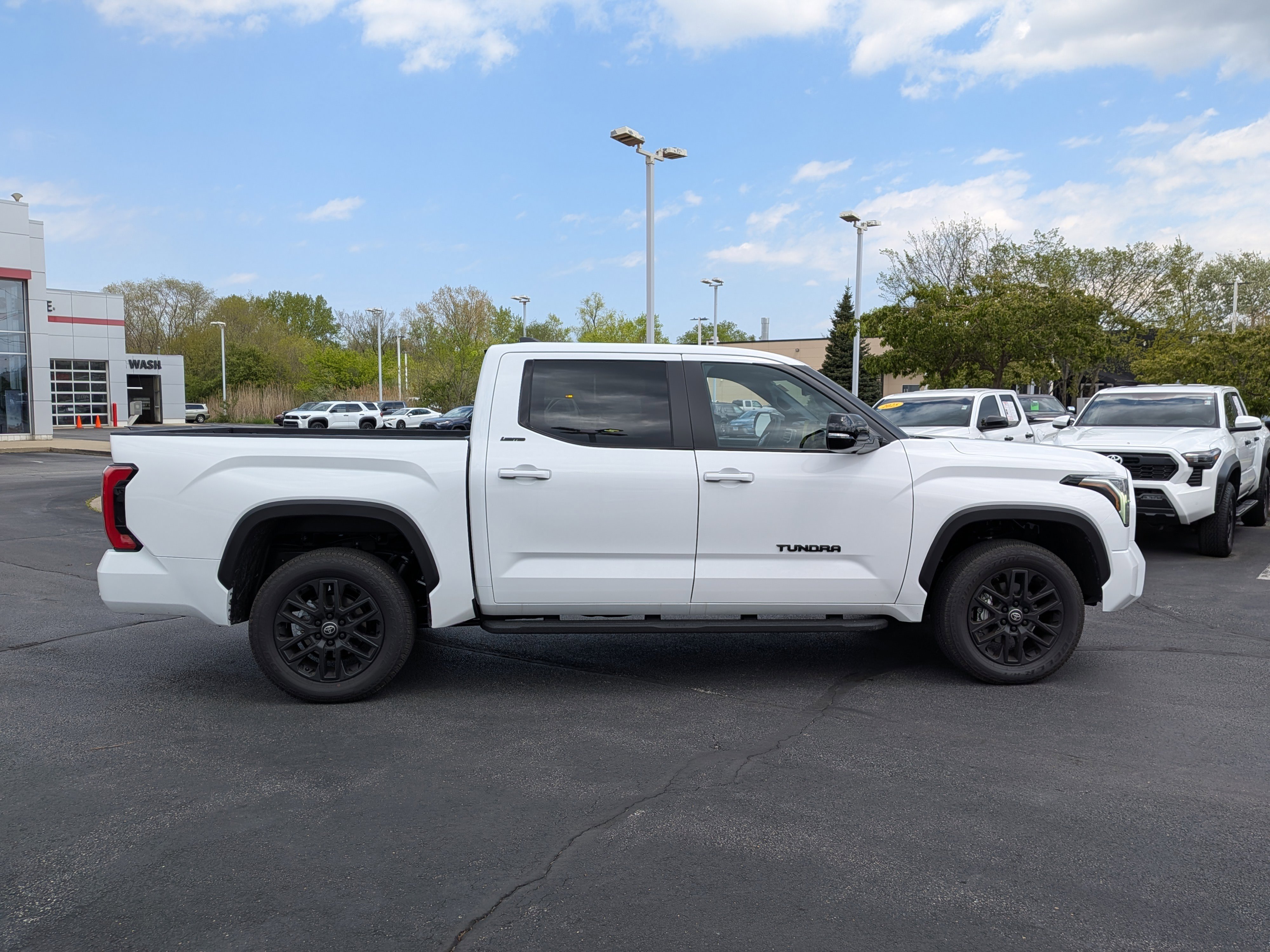 Used 2026 Toyota Tundra Limited AWD/4WD image 11
