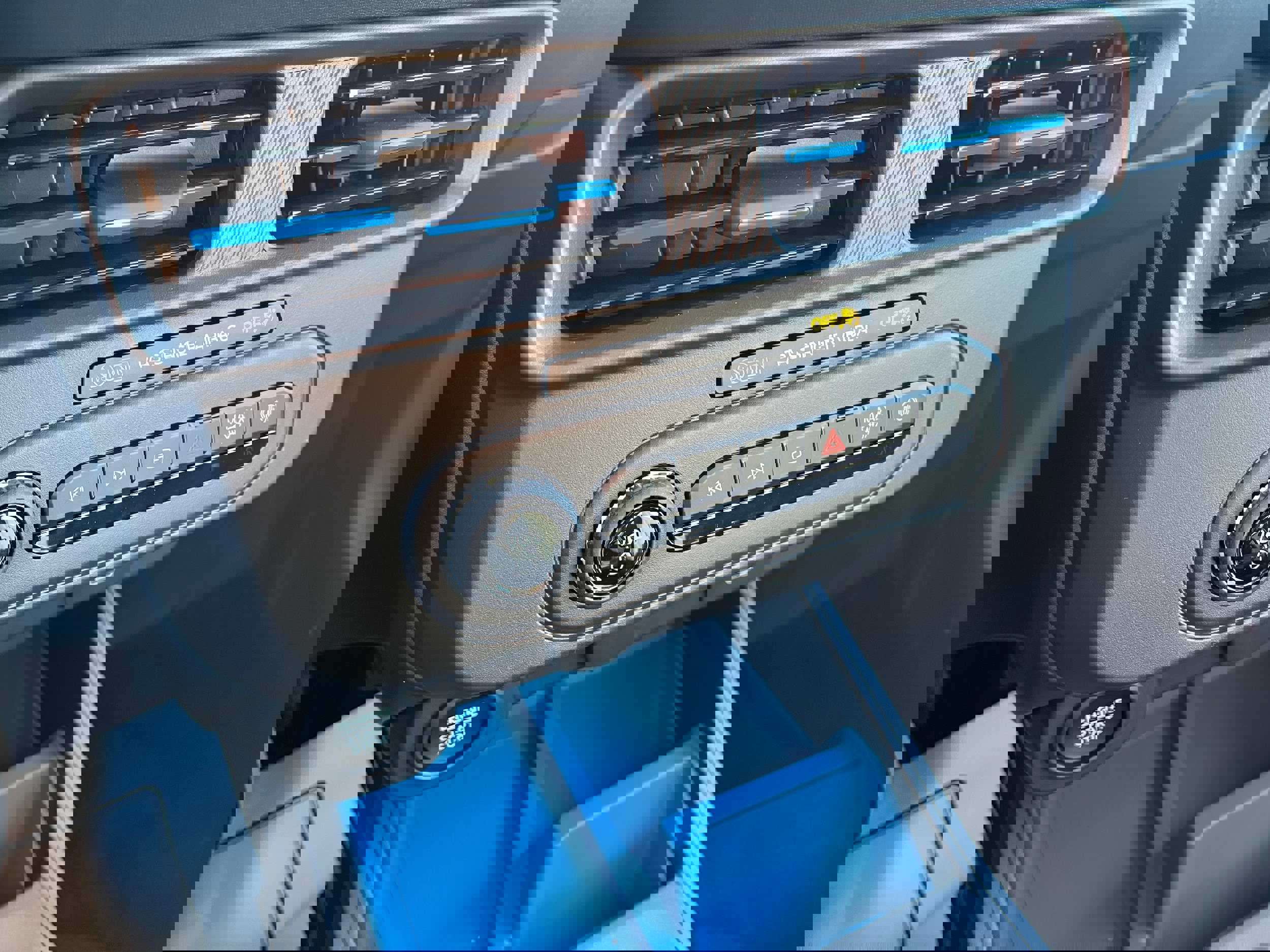 New 2026 Ford Maverick XLT w/ XLT Luxury Package image 16