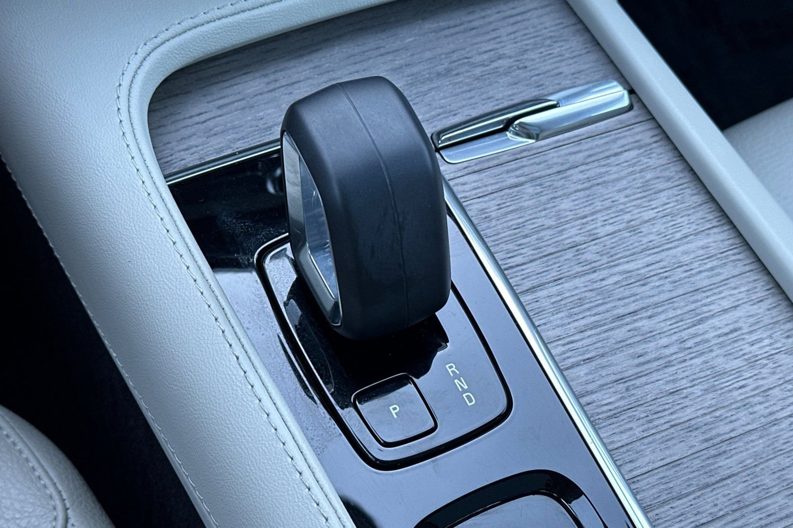 Used 2023 Volvo XC90 T8 Core image 25