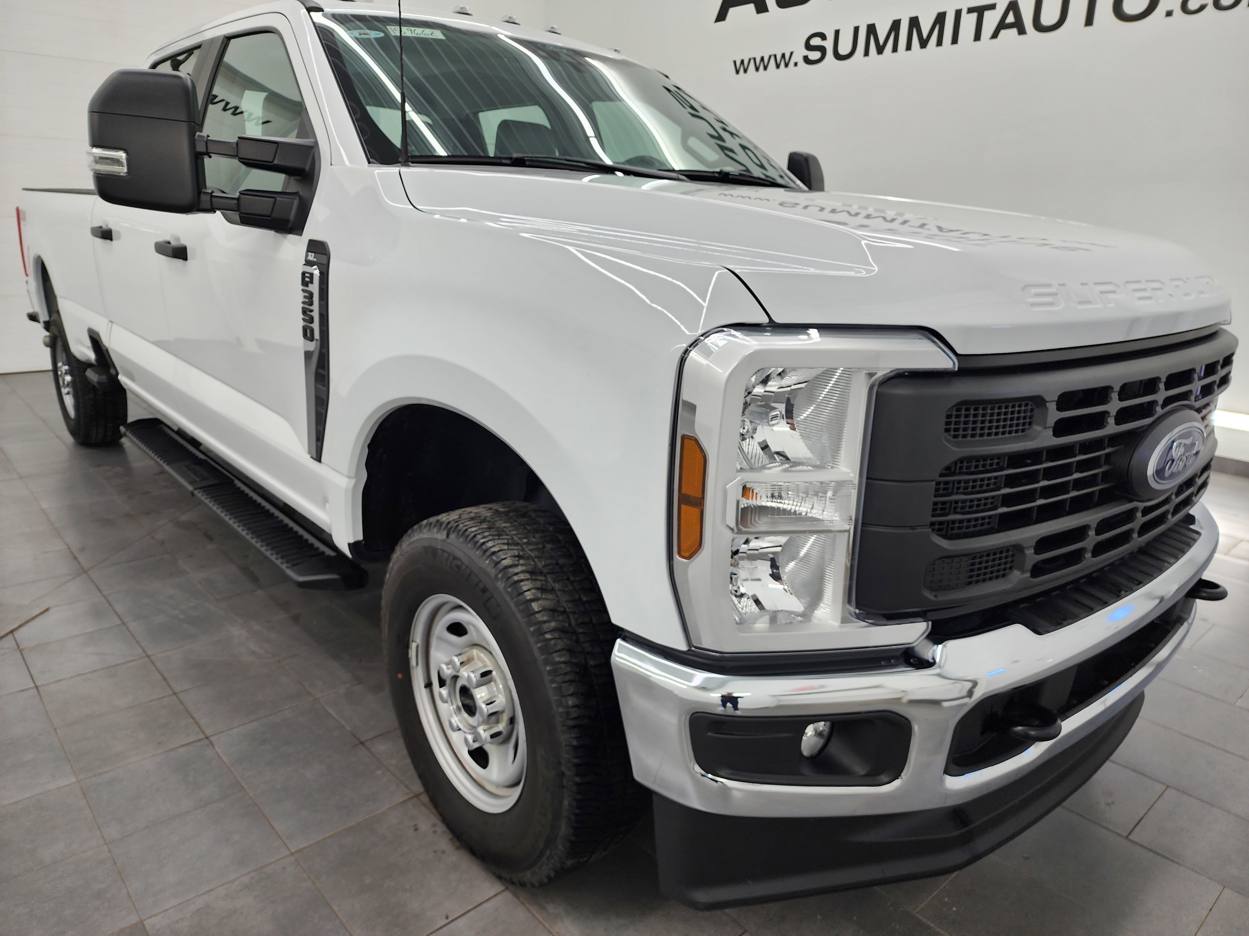 Used 2024 Ford F350 XL w/ FX4 Off-Road Package image 2