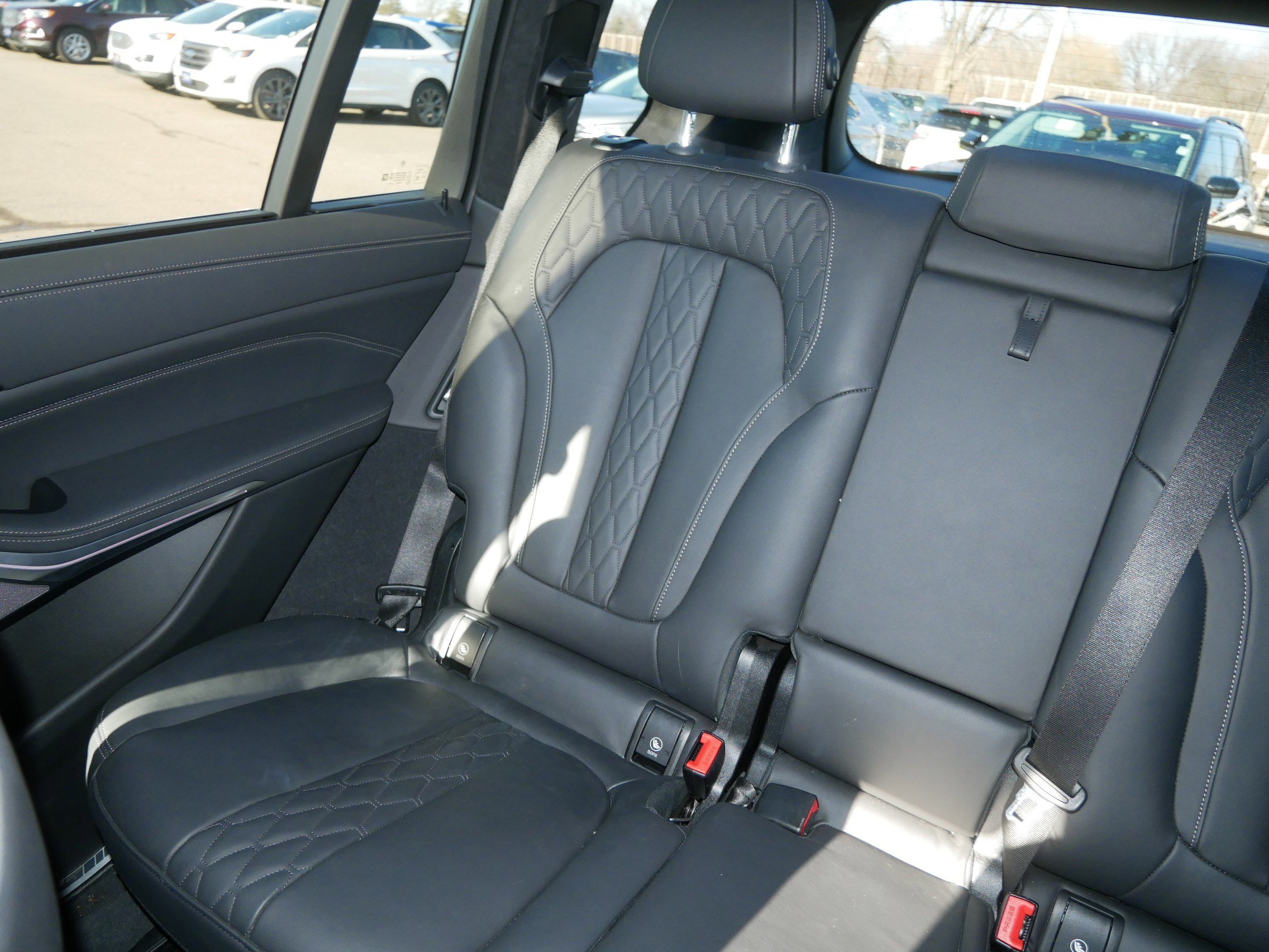 Used 2023 BMW X7 xDrive40i w/ Executive Package image 12