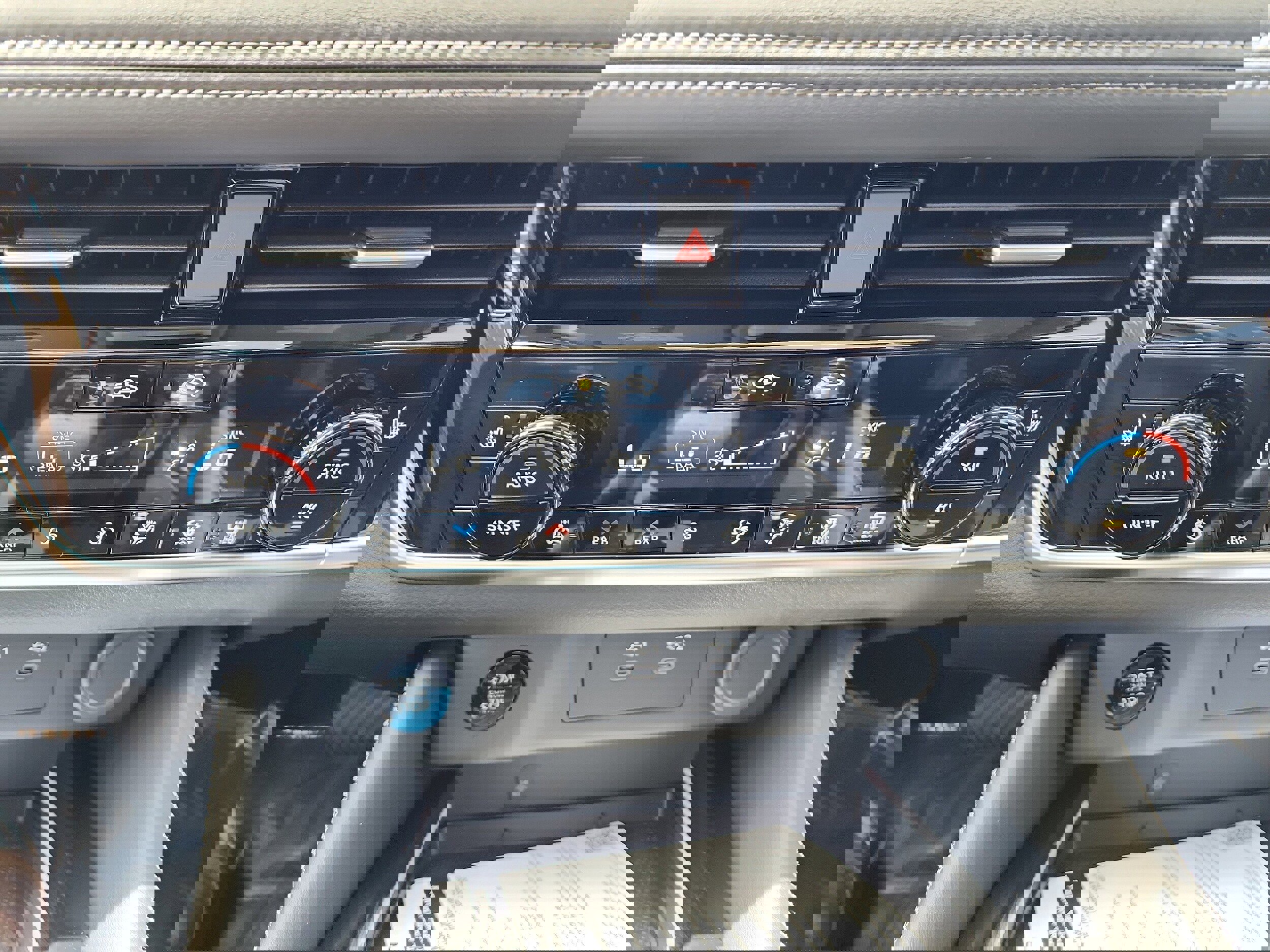 New 2026 Nissan Rogue Platinum w/ Platinum Premium Package image 17