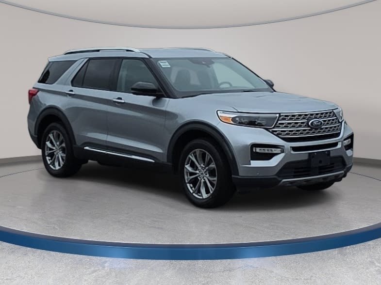 Used 2022 Ford Explorer Limited w/ Equipment Group 301A AWD/4WD image 3