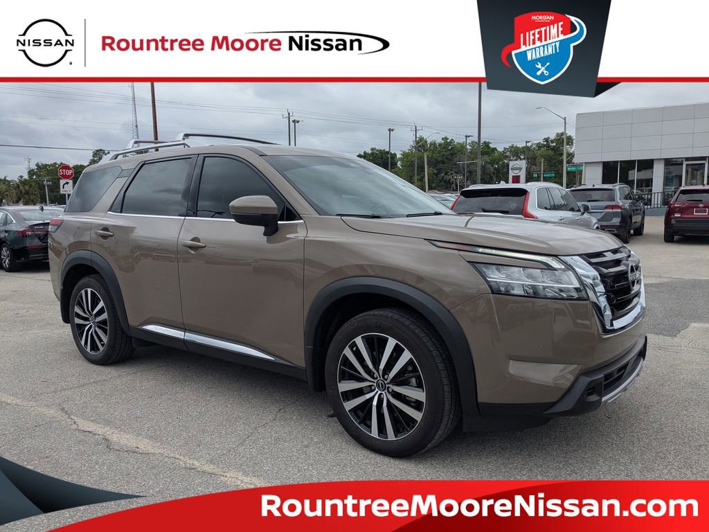 Used 2024 Nissan Pathfinder Platinum w/ Cargo Package