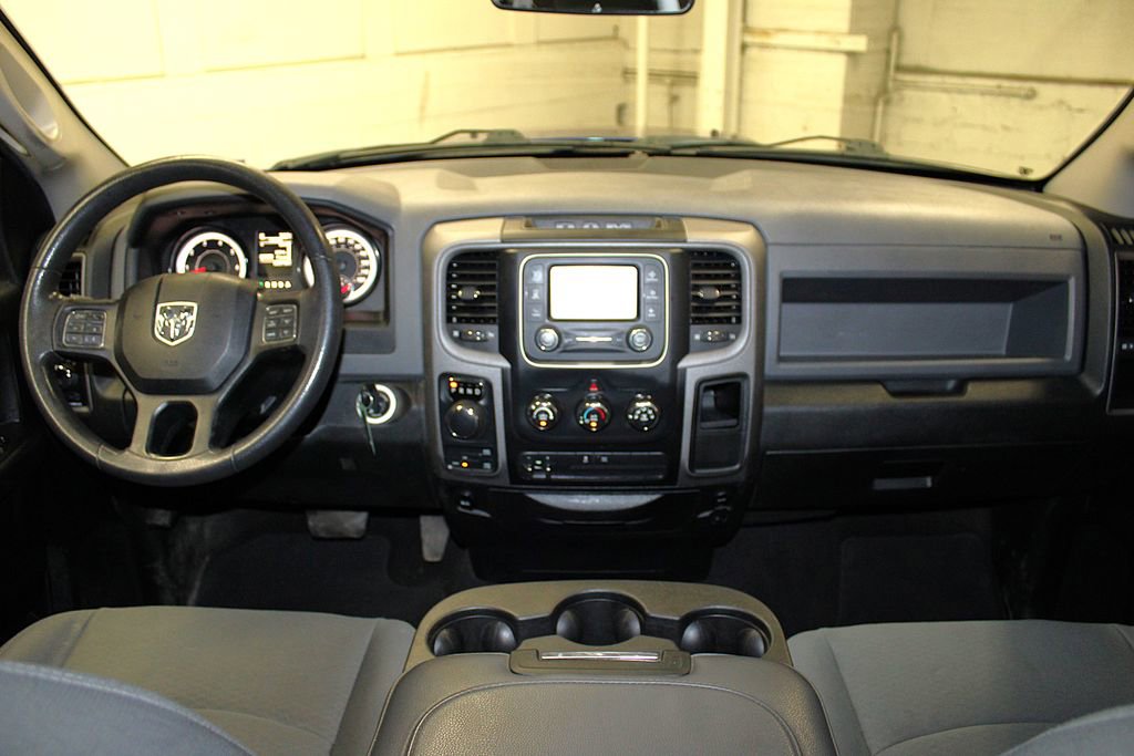 Certified 2018 RAM 1500 Express w/ Express Value Package AWD/4WD image 9
