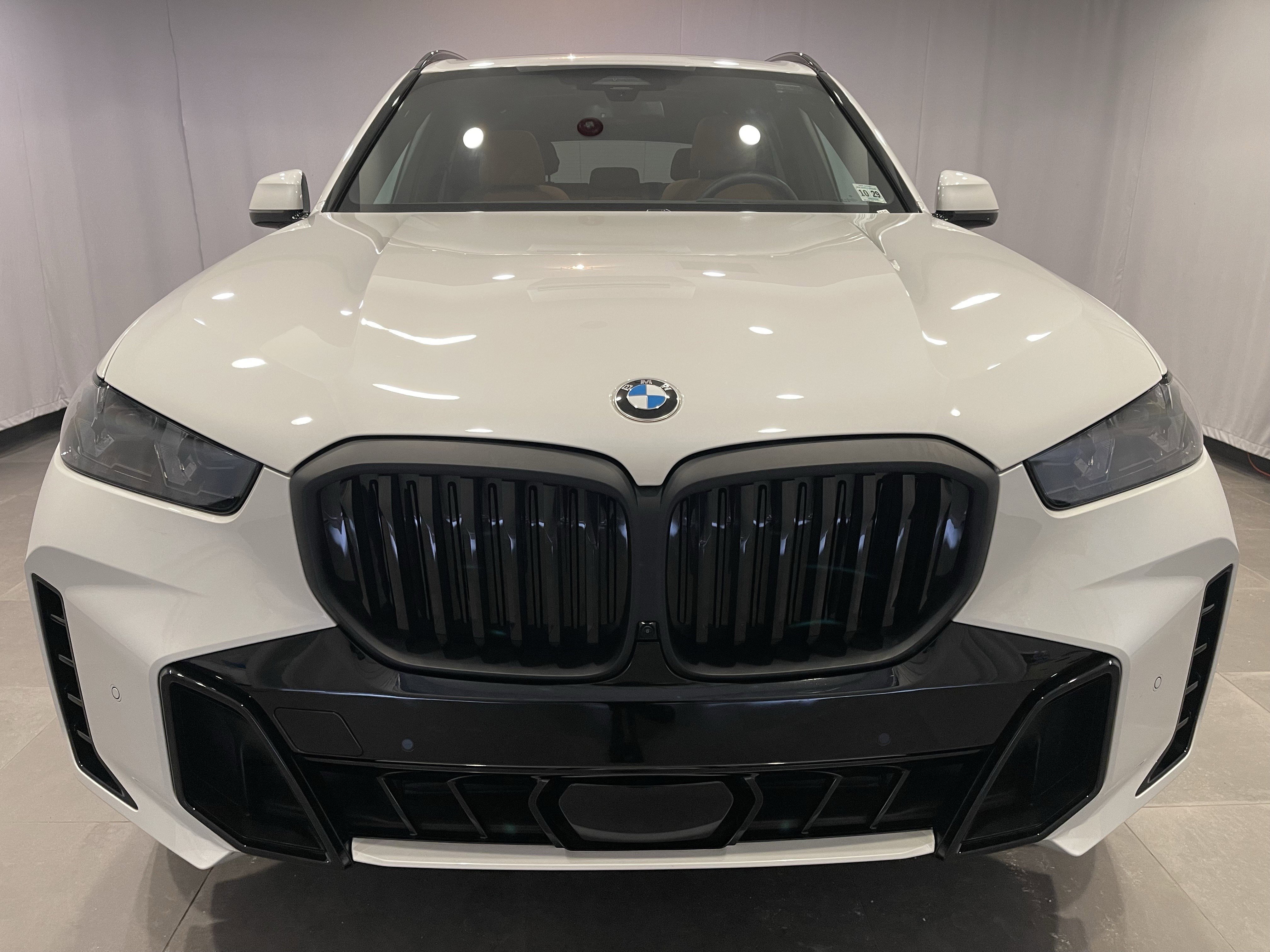 Certified 2025 BMW X5 xDrive40i w/ M Sport Package image 2