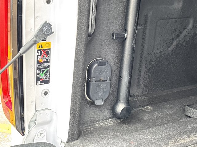 Used 2023 GMC Sierra 3500 Denali image 9