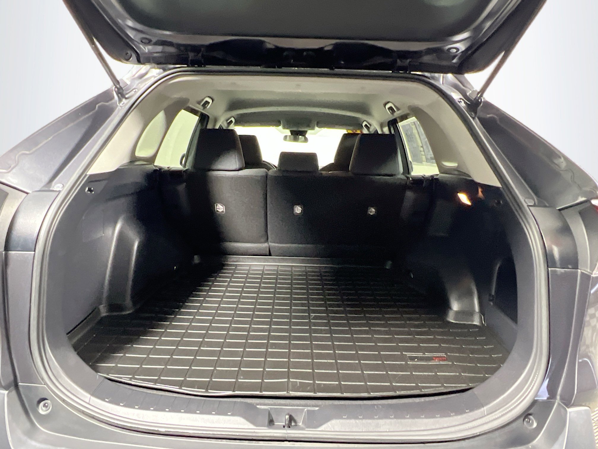 Used 2019 Toyota RAV4 LE image 33