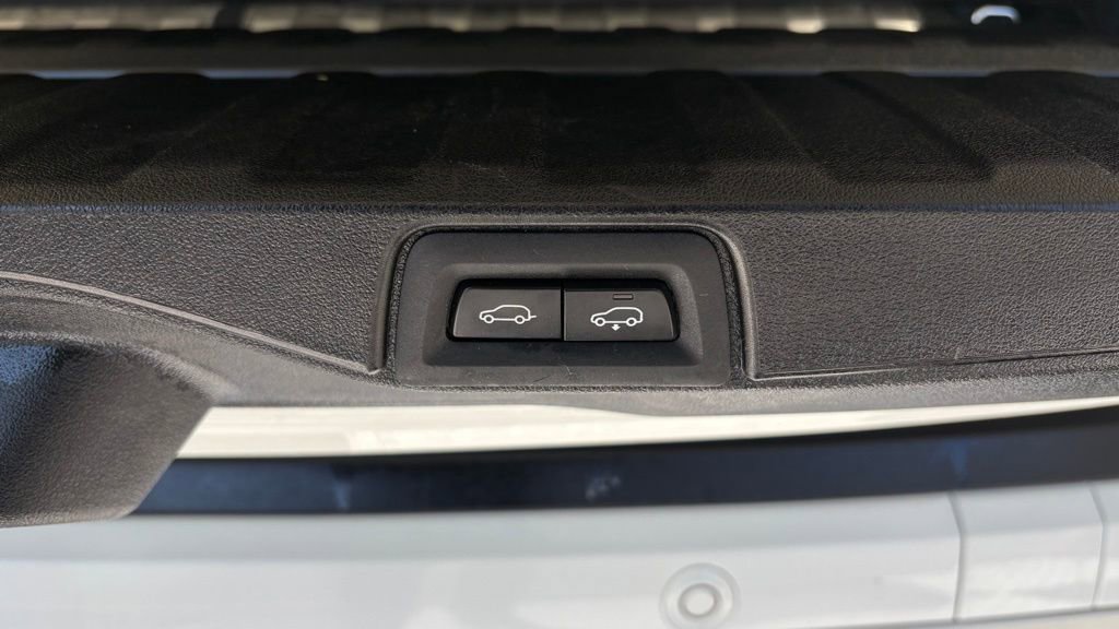 Used 2025 BMW X5 xDrive50e image 6