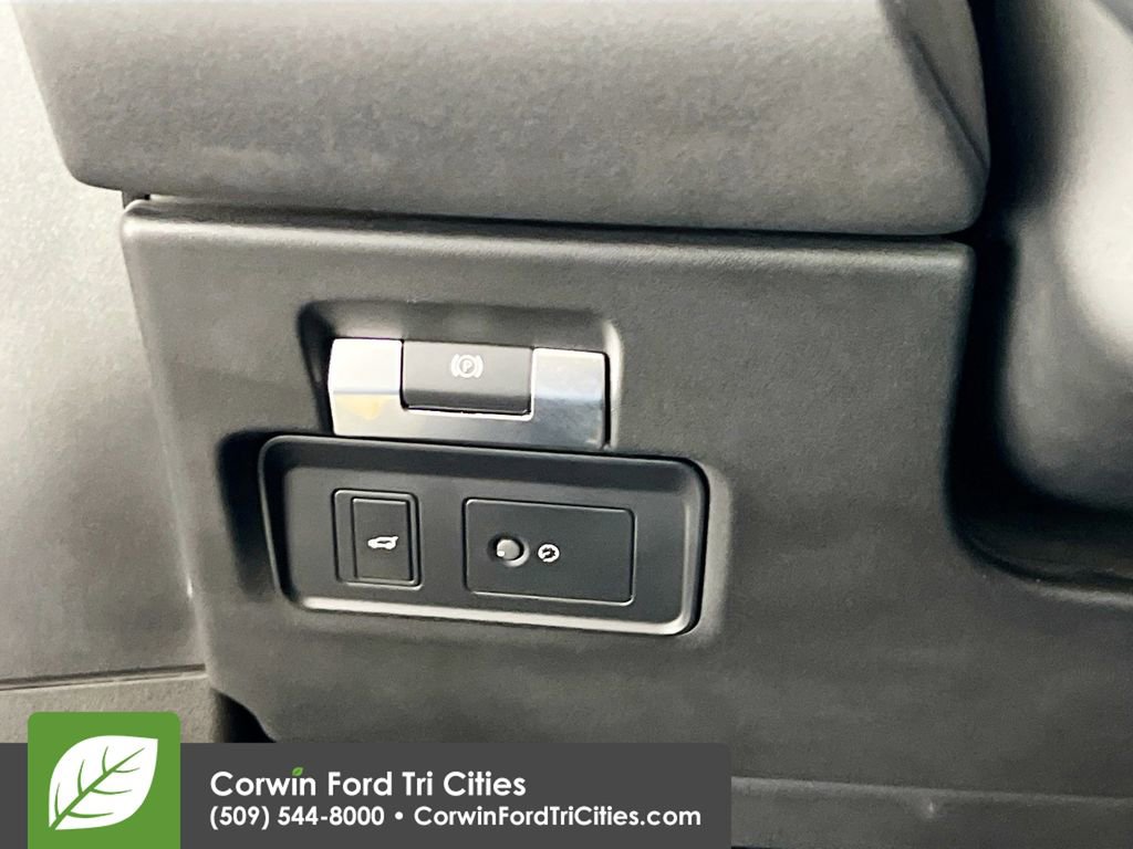 Used 2020 Land Rover Range Rover Evoque SE image 20