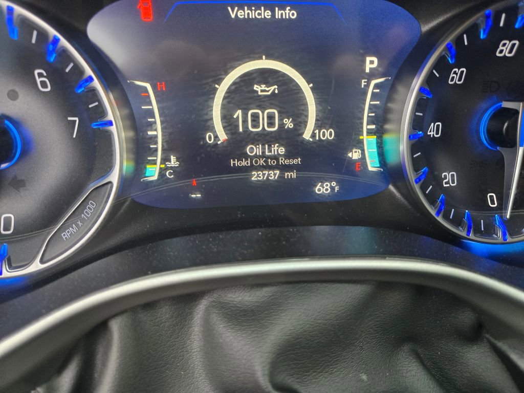 Used 2025 Chrysler Pacifica Select image 12