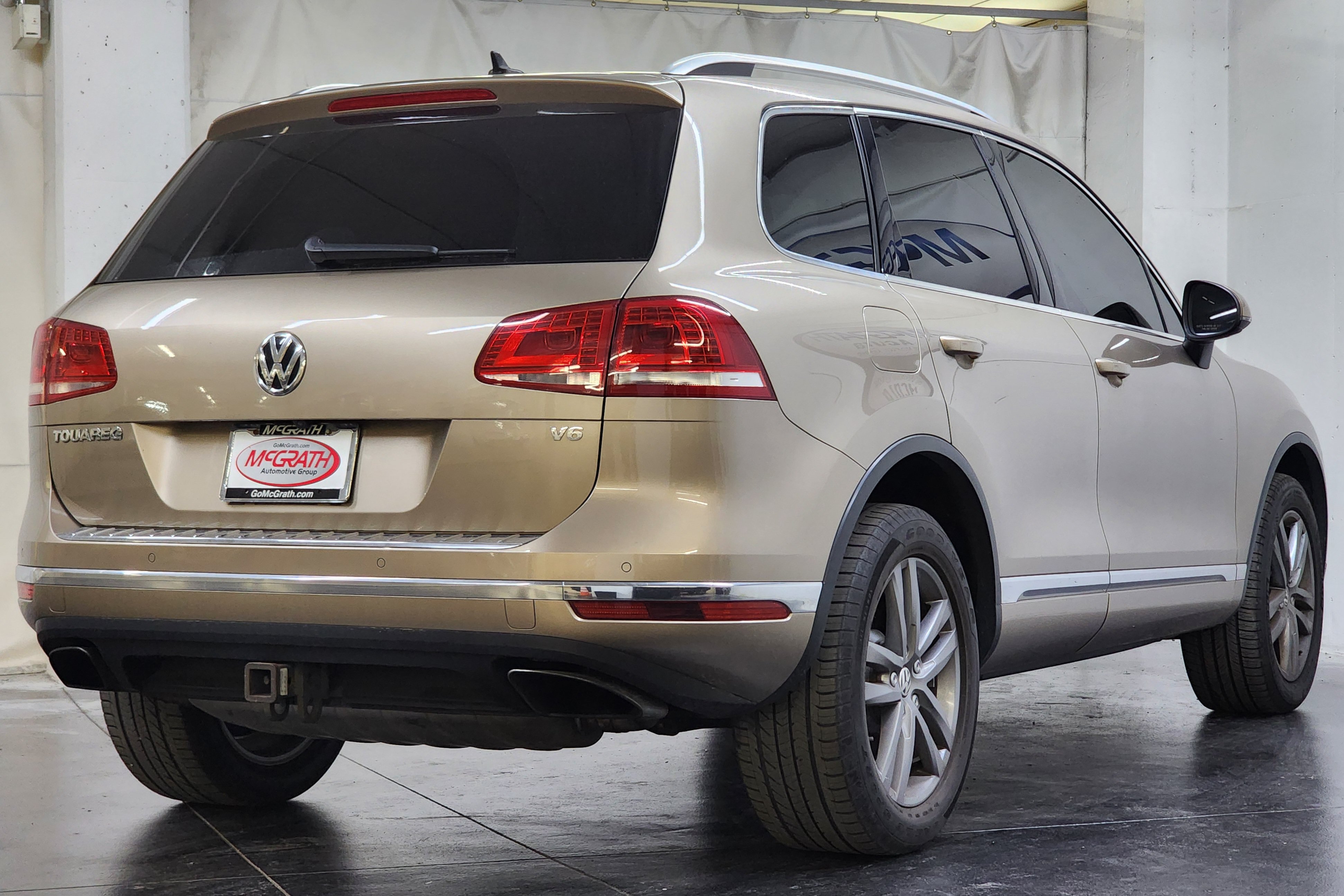 Used 2016 Volkswagen Touareg VR6 AWD/4WD image 6