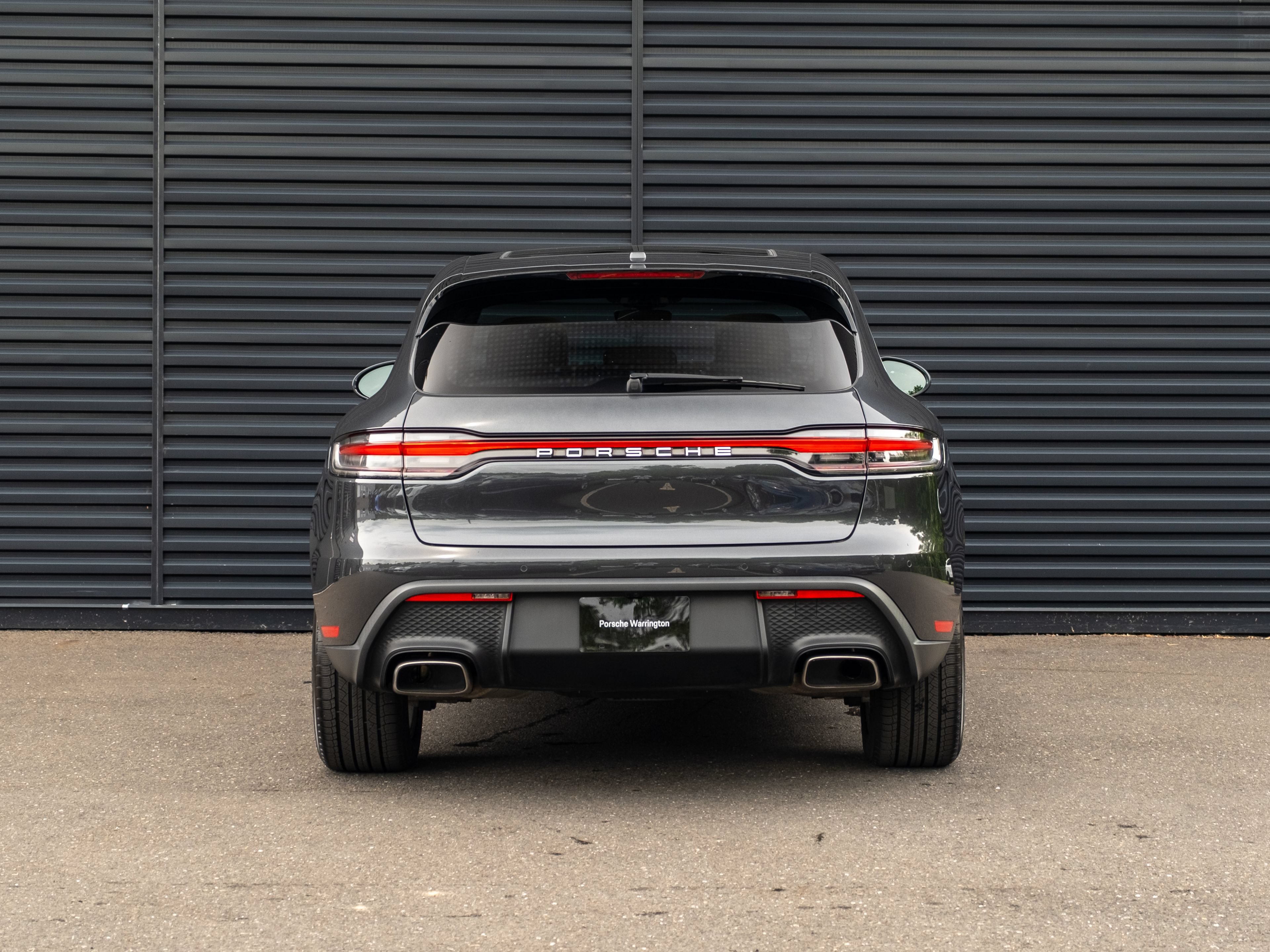 Certified 2023 Porsche Macan AWD/4WD image 7
