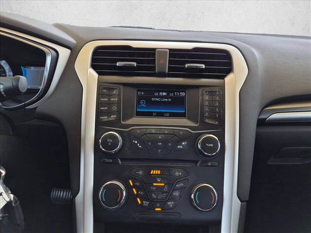 Used 2015 Ford Fusion SE FWD image 13