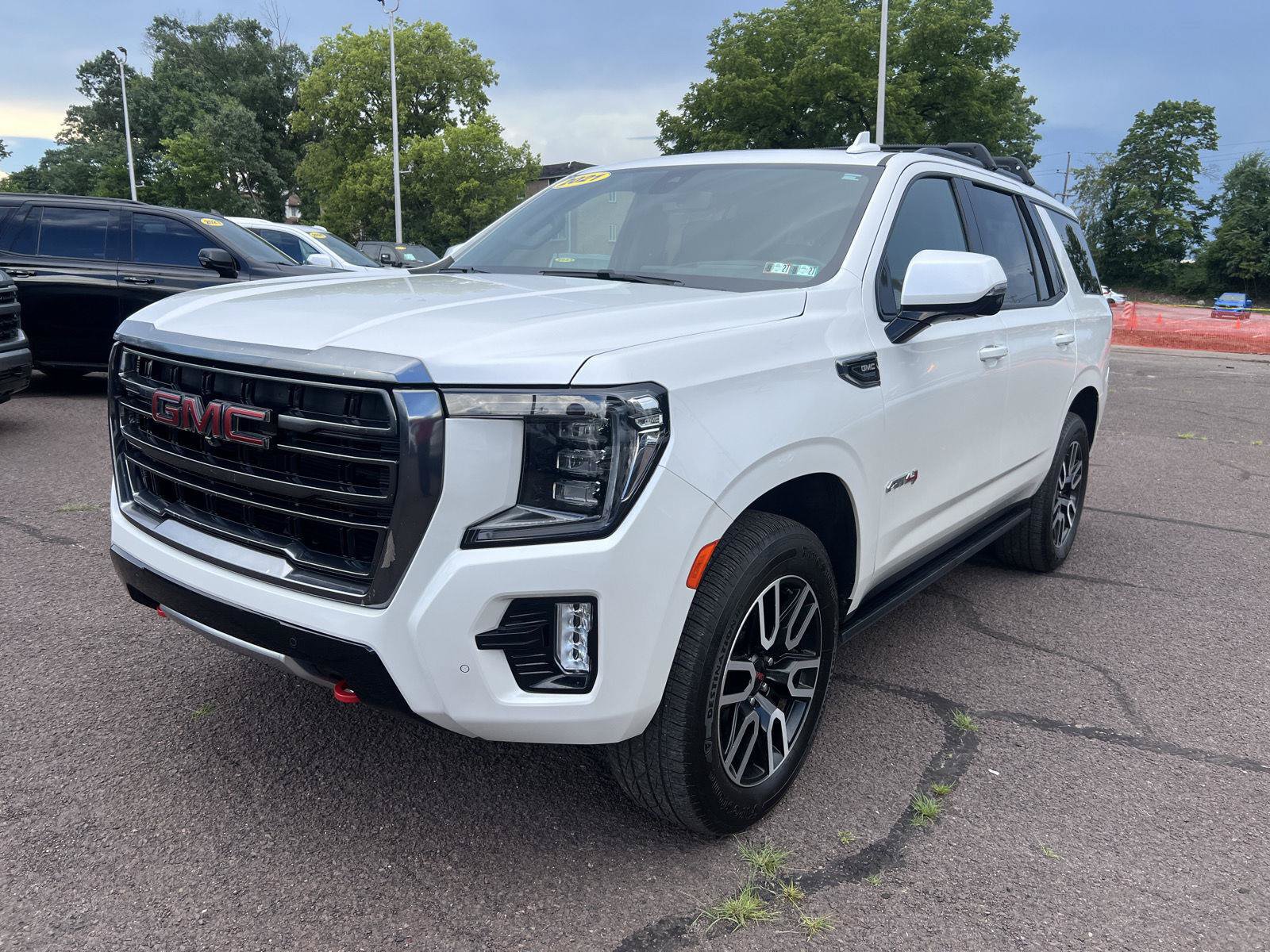 Used 2021 GMC Yukon AT4 w/ AT4 Premium Plus Package AWD/4WD image 3