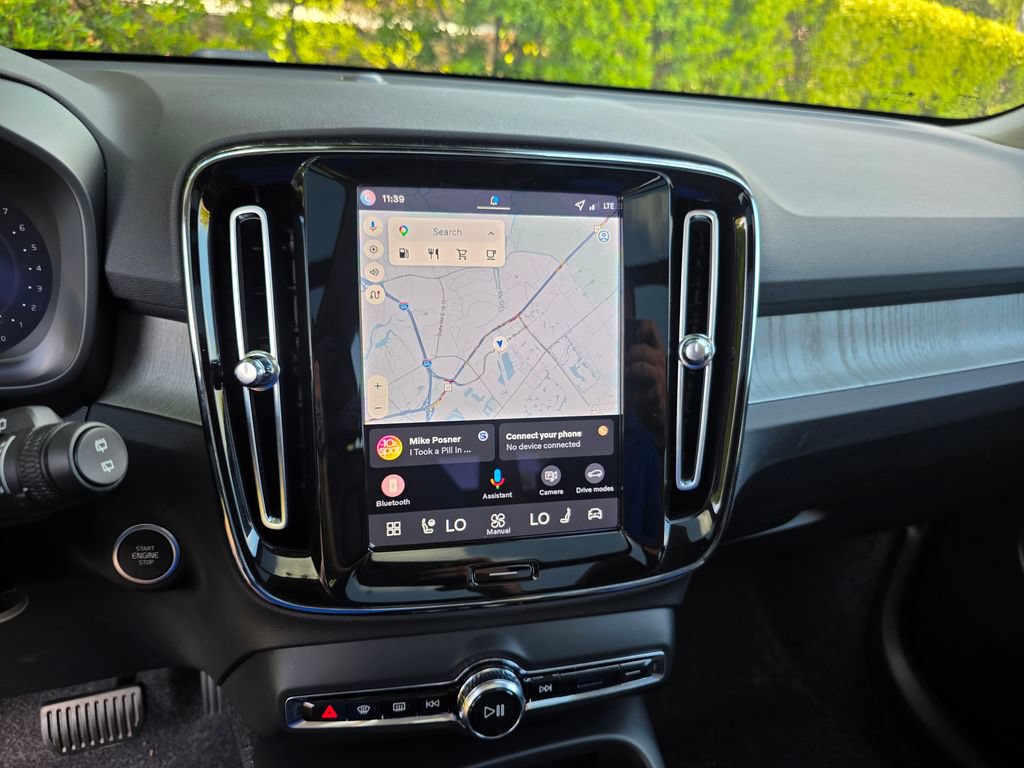 Used 2026 Volvo XC40 B5 Plus AWD/4WD image 17