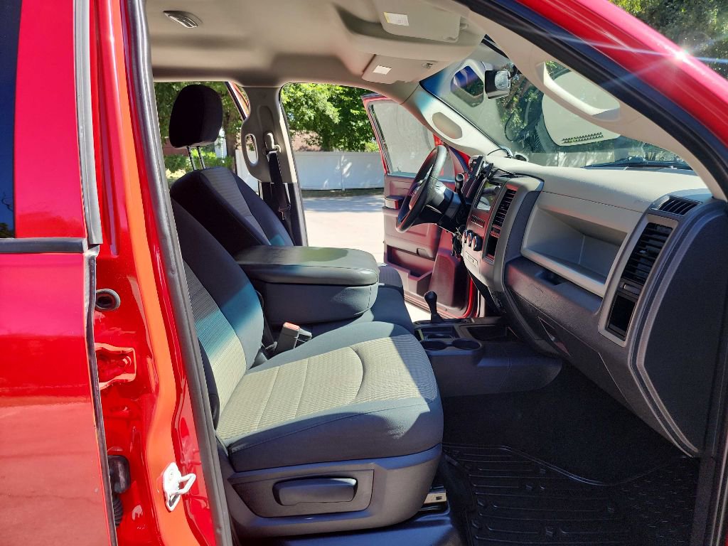 Used 2012 RAM 3500 ST w/ Chrome Appearance Group image 39