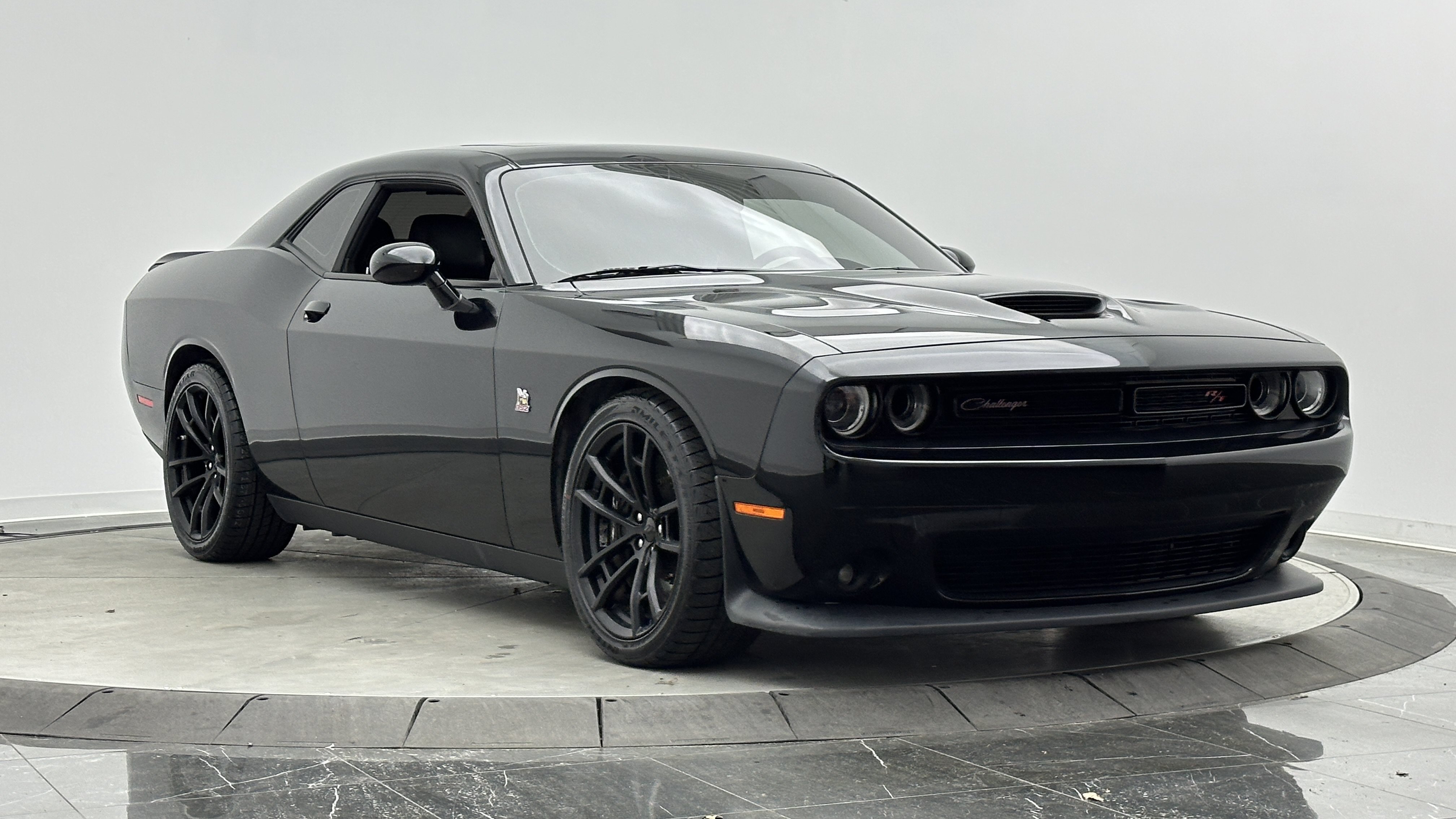 Used 2022 Dodge Challenger R/T Scat Pack w/ Dynamics Package RWD image 3