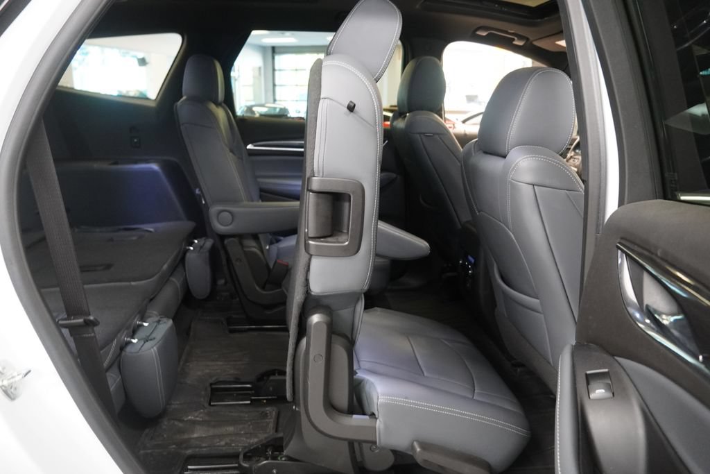 Used 2023 Buick Enclave Essence w/ Experience Buick Package AWD/4WD image 33
