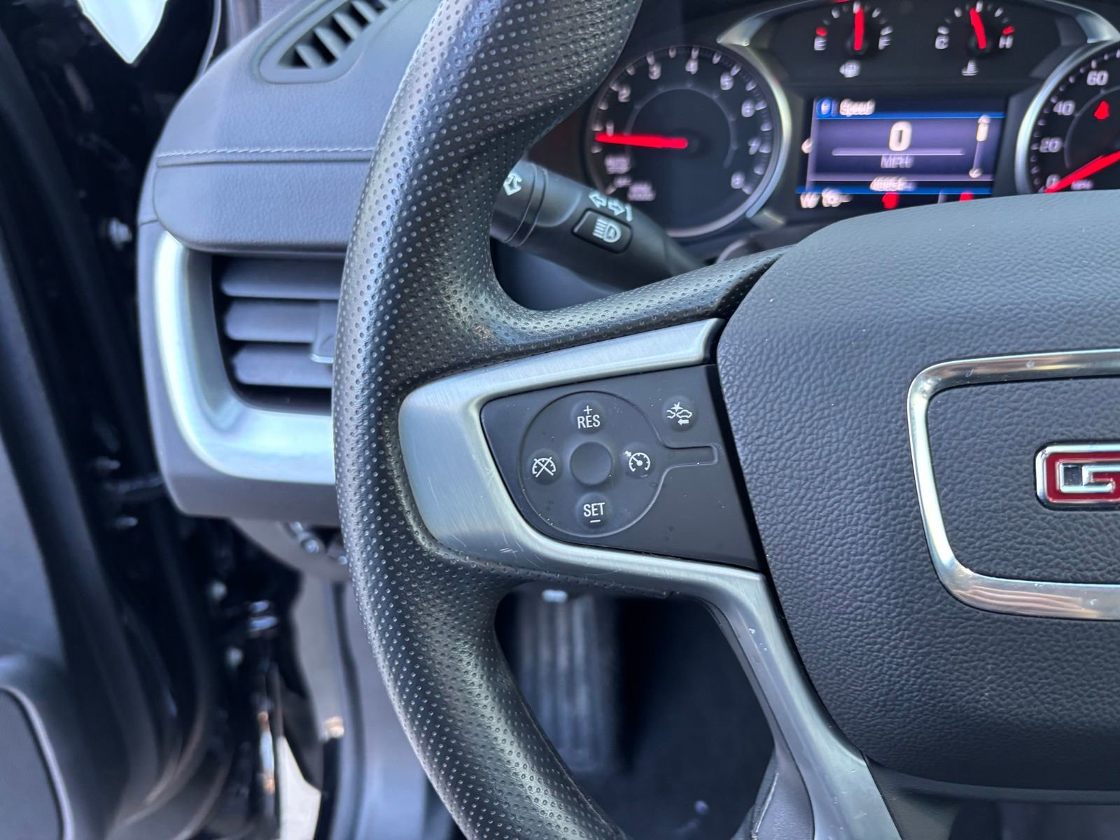 Used 2022 GMC Terrain SLE w/ Driver Convenience Package image 18