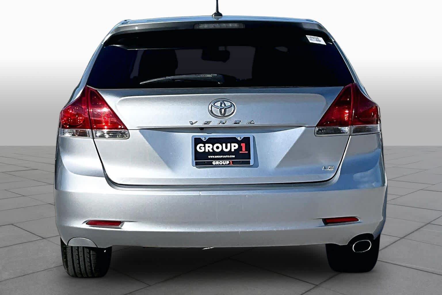 Used 2015 Toyota Venza LE FWD image 4