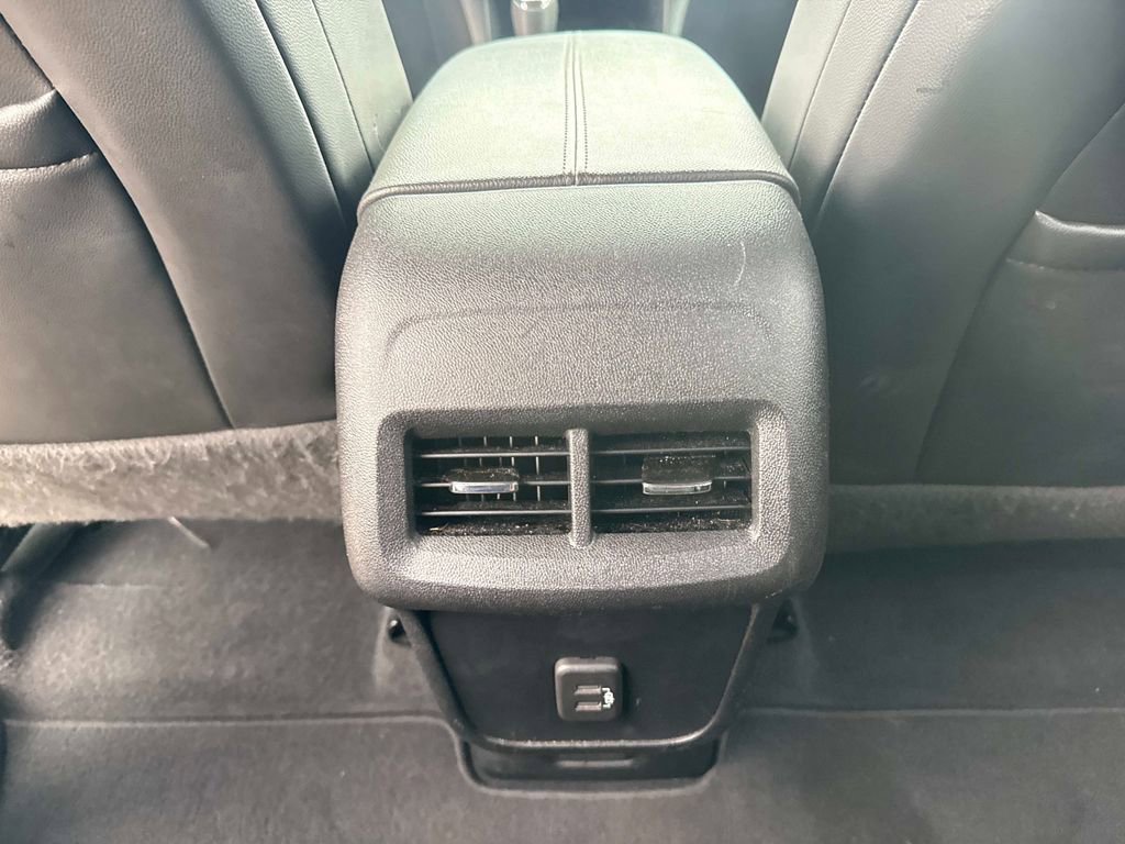 Used 2020 Chevrolet Equinox Premier AWD/4WD image 16
