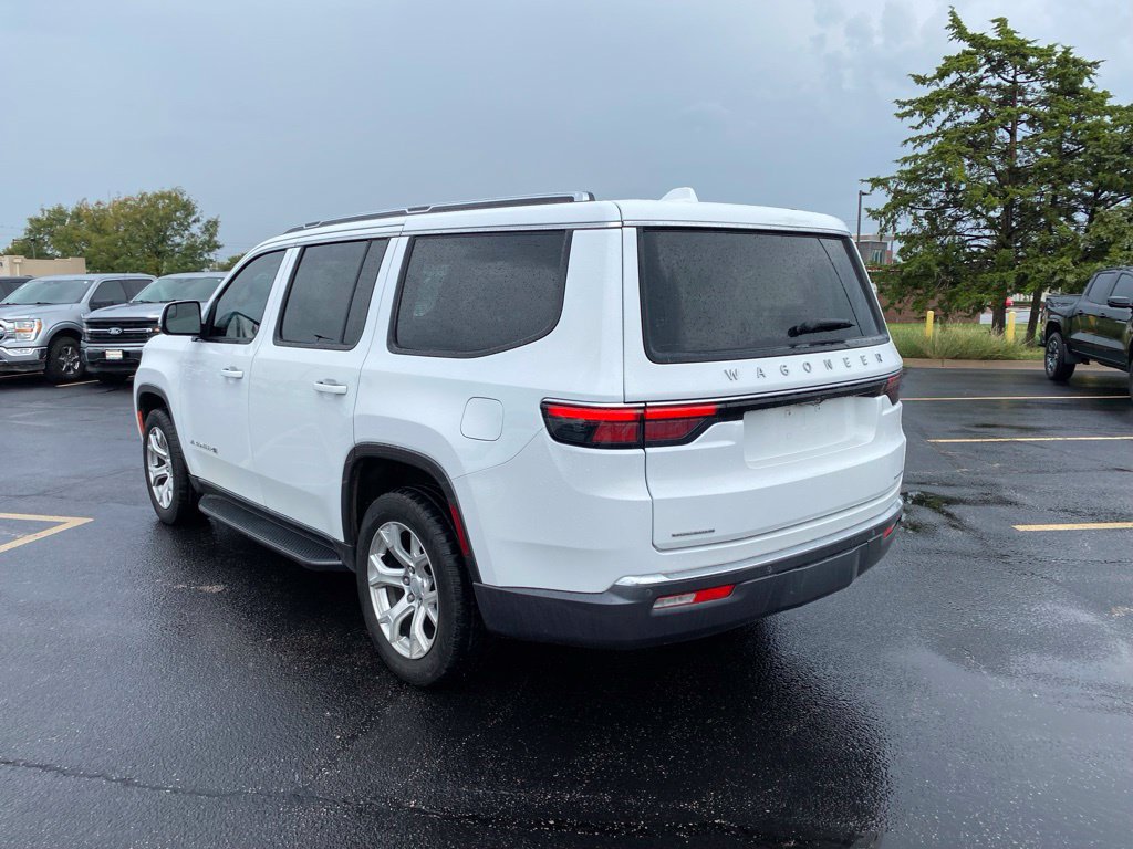Used 2022 Jeep Wagoneer Series I w/ Premium Group I AWD/4WD image 4